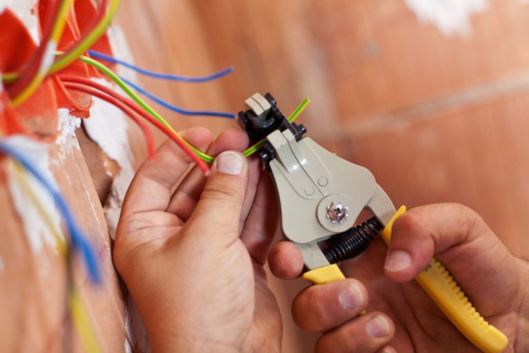 Services Offered by Residential electrician for your New and Old Home