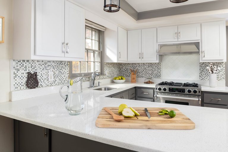 Granite vs. quartz: What’s best for your kitchen countertops? 