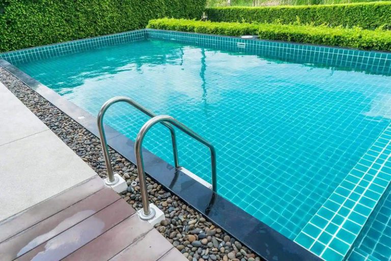 Tips for Finding a Qualified Pool Contractor