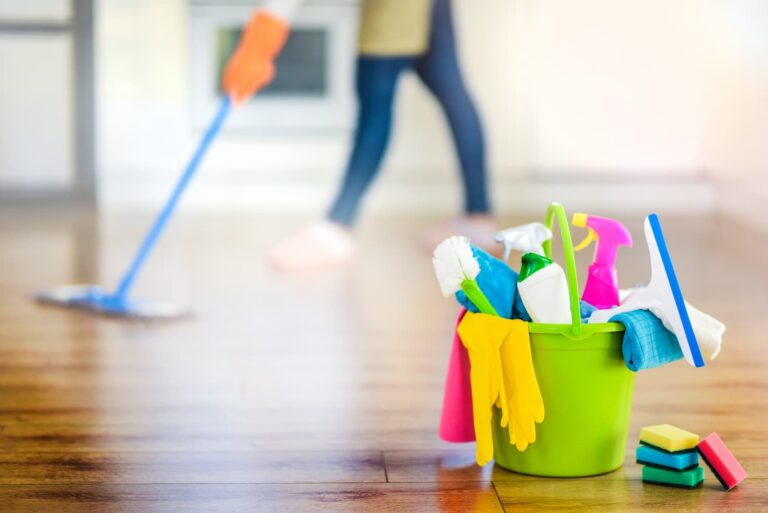 Are cleaning supplies provided by the service?