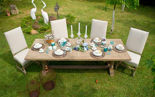 The Outdoor-Friendly Dining Table Material You Haven’t Considered