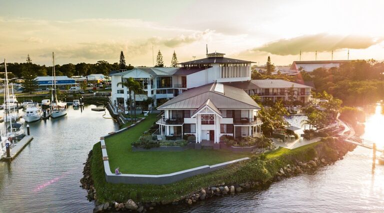 Elegant Shade Sails Port Macquarie Increasing Visual Appeal in Open Living Areas