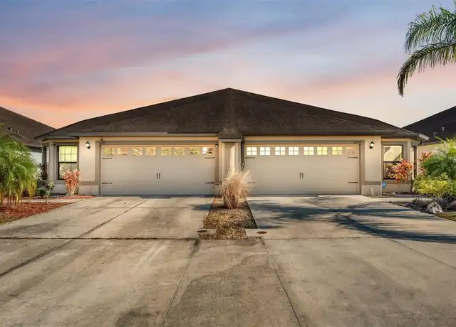 How Do Pool & Garage Impact Homes For Sale In Lakeland Value?